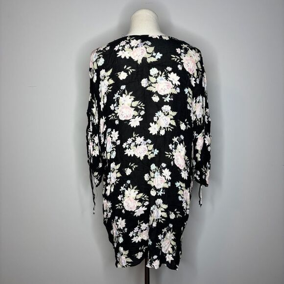 Forever 21- Black Floral Front Tie Kimono - Picture 4 of 4